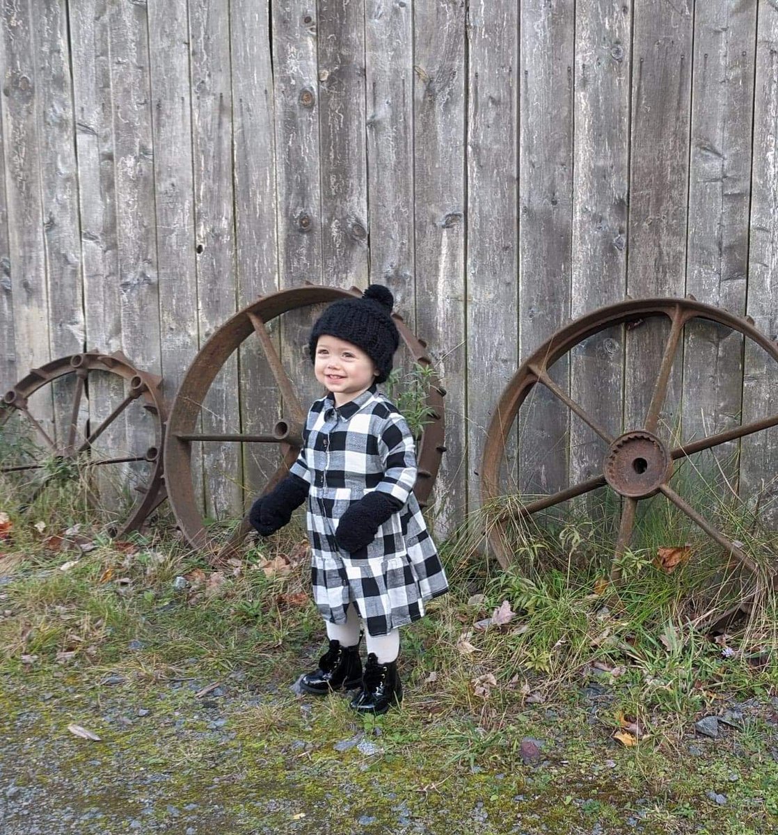 Halifaxhomefind's tweet photo. Maybe a new poster Child for Hatfield farm? #bragmuch #hatfieldfarm #grandbabiesarethebest https://t.co/1myScU9iA9