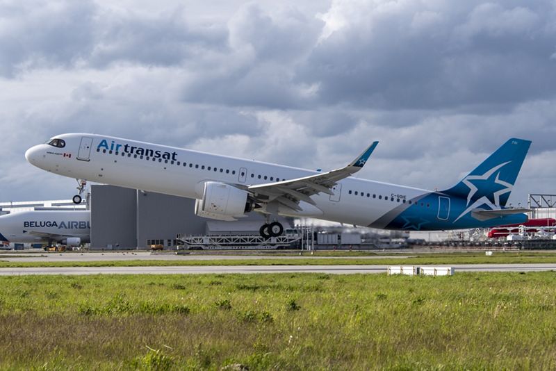 AeronewsGlobal's tweet photo. One-off flight / On 25 October, @airtransat will fly with A321LR from @yulaeroport to @ATH_airport. Flying time: 9hrs 05mins from Montreal, 12hrs 20mins from Athens. Pics: @Airbus, https://t.co/V8SUSupNtM TS690 Montreal-Athens 17:15 β 08:20+1 TS691 Athens-Montreal 10:20 - 16:40. https://t.co/g2z9UXWGOx