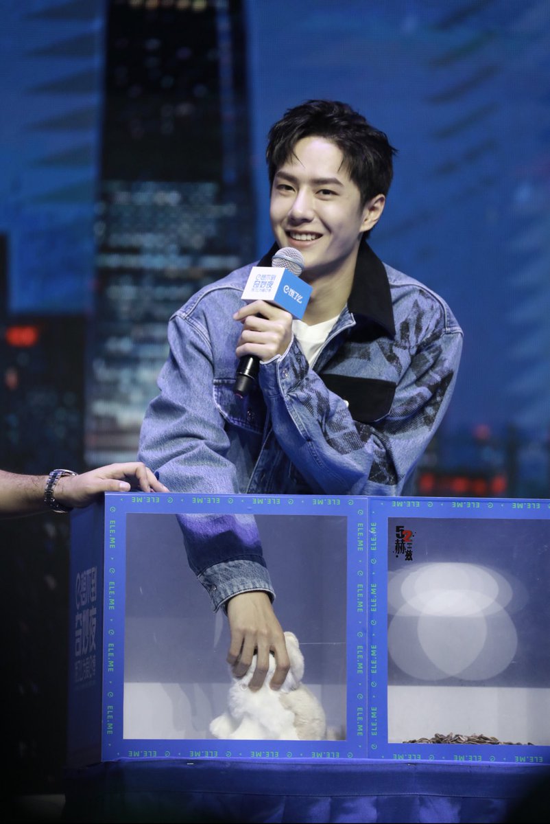 702universe2's tweet photo. รอยยิ้มของพ่อทั่น 😭😭 https://t.co/SbROwF8g30