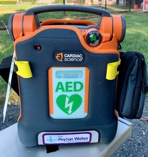 TUESDAY NEWS: @UPMC_Pinnacle @PeytonWalkerFdn will donate AEDs, automated external defibrillators, to @thecityofhbg Police in recognition of #SuddenCardiacArrestAwarenessMonth. @EricPapenfuse @kellytmc @jwalkcmp & healthcare advocates are teaming up to save lives! ❤️
#HeartHeroes