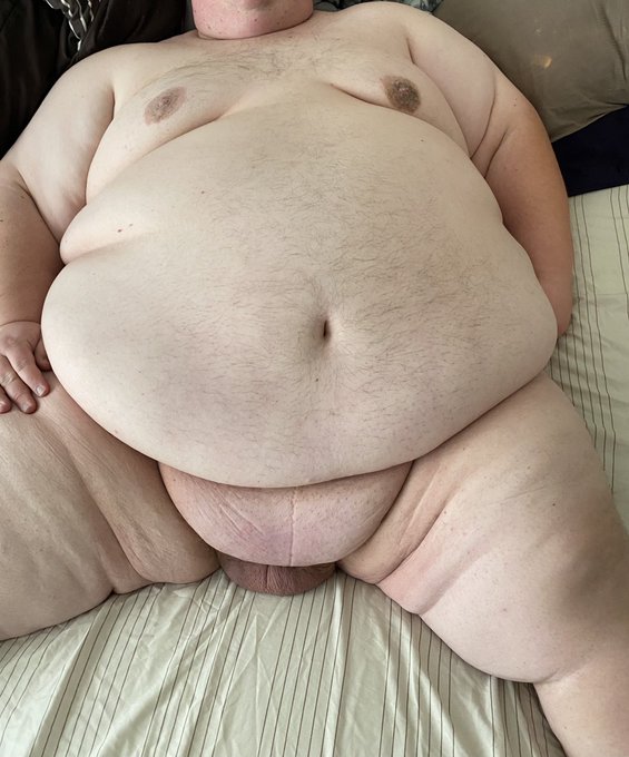 Cum rub my body. https://t.co/BoKwP3GgS0 https://t.co/5t01BZqrVP