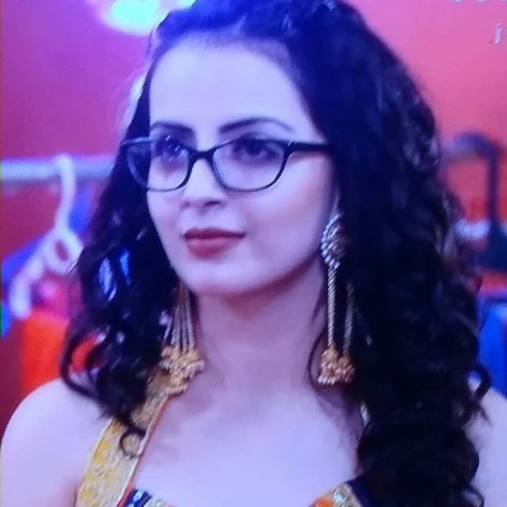 Fouziya38909805's tweet photo. One year of Saudamini, Awesome in giving Expressions, Amazing in that Role, Rocked &amp; Outstanding performance Jaan @shrenuparikh11 #ShrenuParikh #Saudamini #ColorsTV #awesomeexpression #amazingact #Rocked #oneyearold #lovelymemory @shrenuparikh11 https://t.co/YHUQo3GVGE