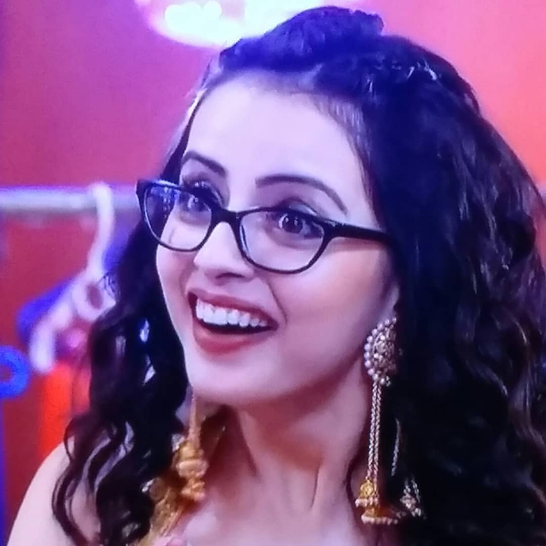 Fouziya38909805's tweet photo. One year of Saudamini, Awesome in giving Expressions, Amazing in that Role, Rocked &amp; Outstanding performance Jaan @shrenuparikh11 #ShrenuParikh #Saudamini #ColorsTV #awesomeexpression #amazingact #Rocked #oneyearold #lovelymemory @shrenuparikh11 https://t.co/YHUQo3GVGE