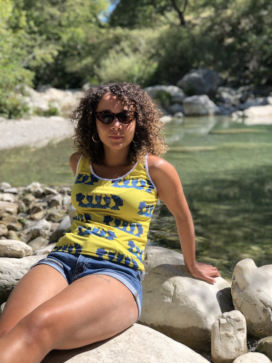 britishlibrary's tweet image. “I wanted to create something joyous that represents and celebrates black people – a reminder to be proud of our heritage.”

Meet Roslyn. Her patterns are a celebration of Afro hair and use British Library collection images on Flickr ⬇️

🔗 ow.ly/sdk250BPZl0