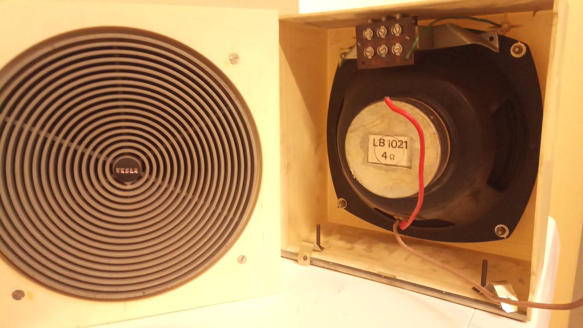 justpushforward's tweet image. We just found a couple of old speakers from the 80's at a university in Hungary.
What dou you think Mr @elonmusk about that old design?