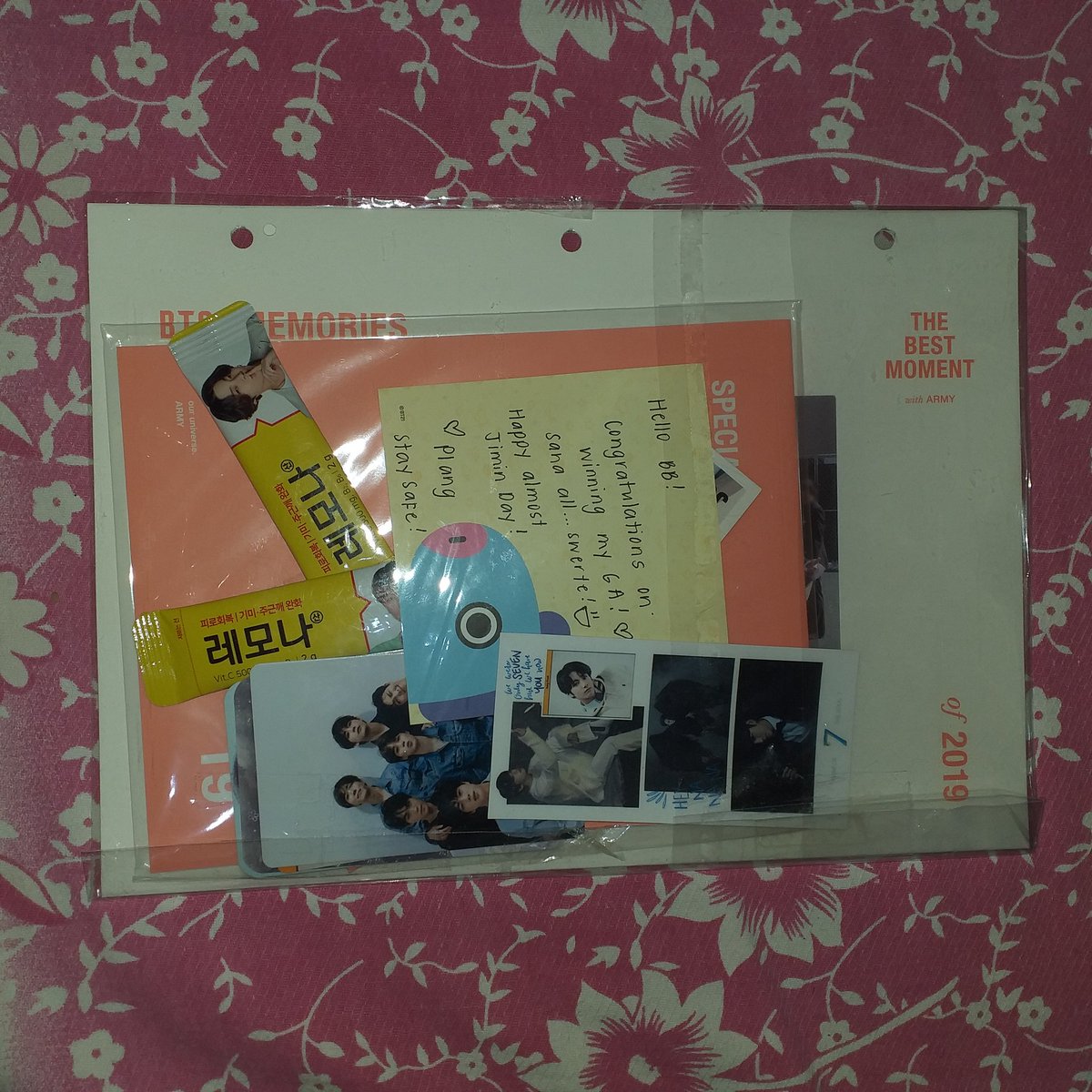 The note HAHAHAHA didnt expect this from the box to inside mura jug legit "GA winner" hahaha. you nice te  @jiminbbmochi. keep going. and stay safe too! BUT ang freebies ARGHHHAKDJFJFFLLAA te pwede najod ka mag shop!!! anyways indeed its ALMOST jimin daaaaay!! 