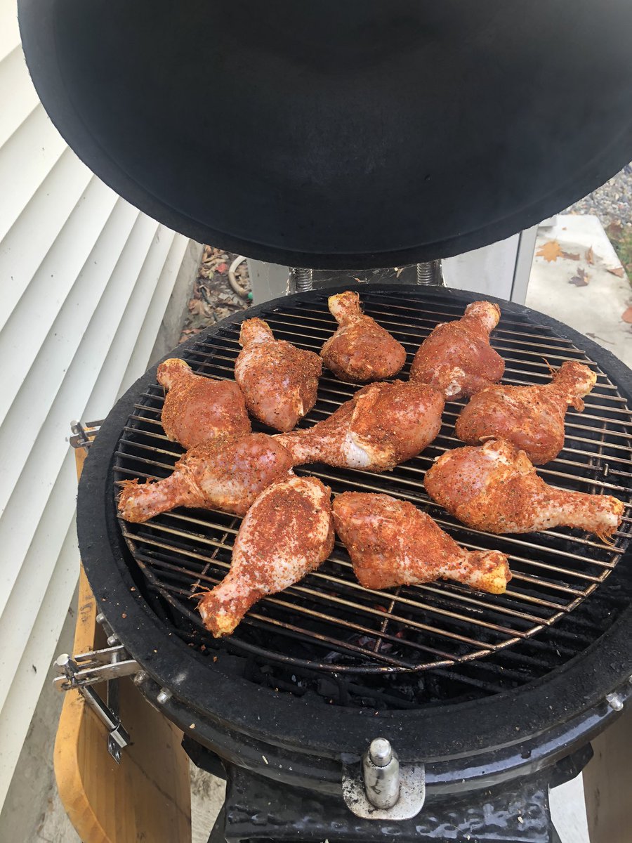 DanielCoonanP's tweet photo. #smoked some legs on the #visionGrill https://t.co/fzphvhXrKY