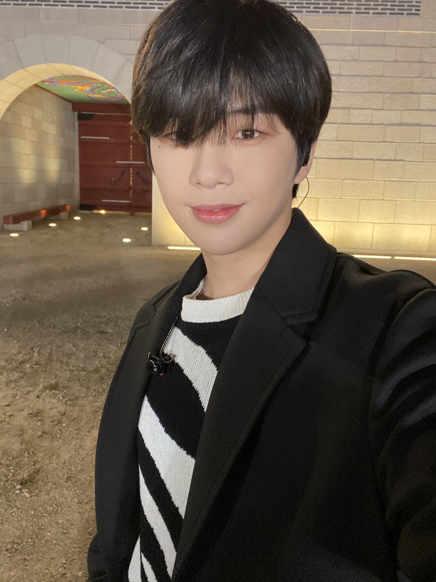 real_b1210's tweet photo. KANG DANIEL BEST BOY
KANG DANIEL BEST BOY
KANG DANIEL BEST BOY
#KDBB
DANITY BEST FANS EVER
DANITY BEST FANS EVER
DANITY BEST FANS EVER
#DBFE
@konnect_danielk
#강다니엘 #KANGDANIEL https://t.co/FXtXnKb4qQ