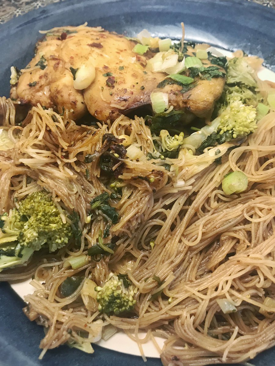 (6/12) I really enjoy cooking, but the joy of having a leftover meal ready for my lunch is a true joy. I highly recommend this one-pot dish of Teriyaki Chicken Noodles with additional broccoli from  @BegumNadiya. More great science fuel!  https://www.bbc.co.uk/food/recipes/teriyaki_chicken_noodles_03220