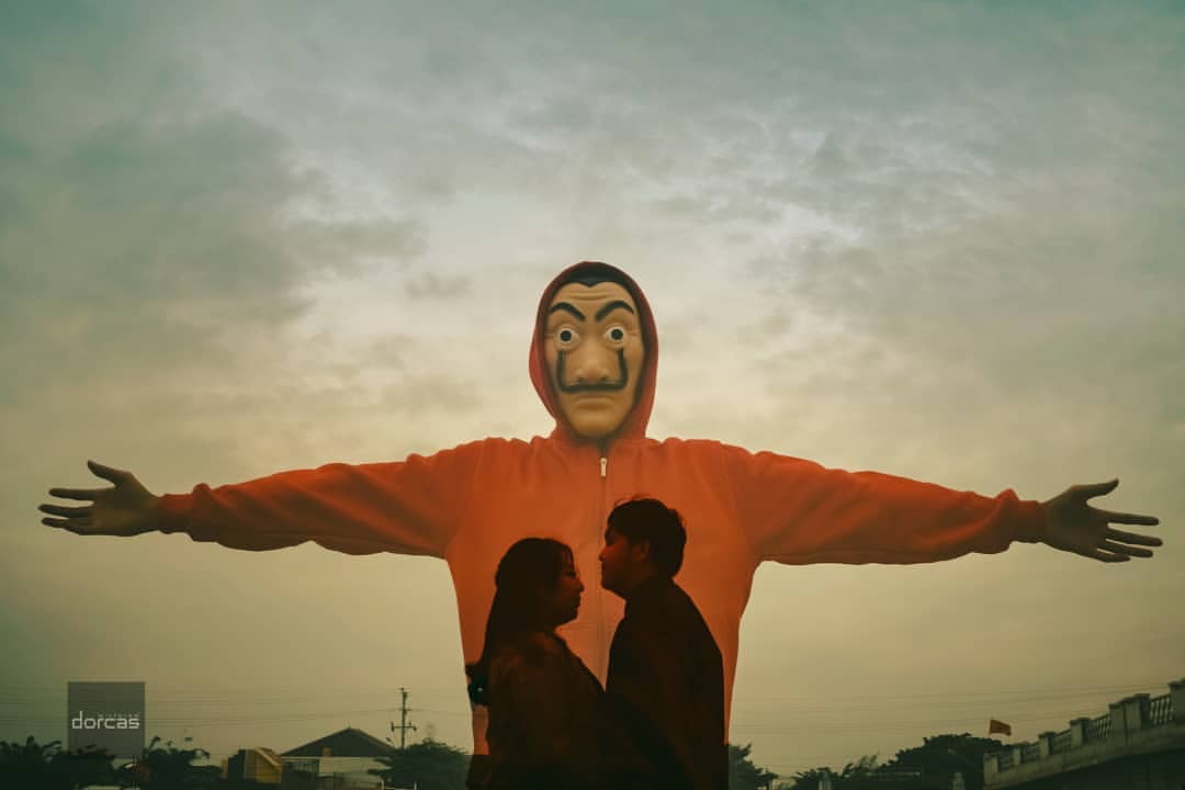 dorcaspictures's tweet photo. La casa de papel concept for Tata and Tirta engagement session
mask actor : Sam Silaban 
MUA for Tata : @adilalasta_mua
📷 by @crizdorcas
inquiry : +628112777273 /dorcaspictures@gmail.com
.
#G2G #dorcaspictures #fotoprewedding #fotocouple #netflixfilm #netflix https://t.co/c0QJJKkpbo