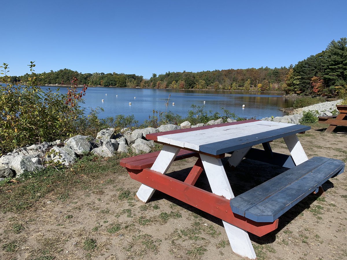 PicturesBench's tweet photo. @Jubilee_View12 @MyFaveBench Picnic tables with gorgeous views of falls colors in Middlesex fells. Also canvas for peoples’ voices. #bench https://t.co/NUK1m34d4b