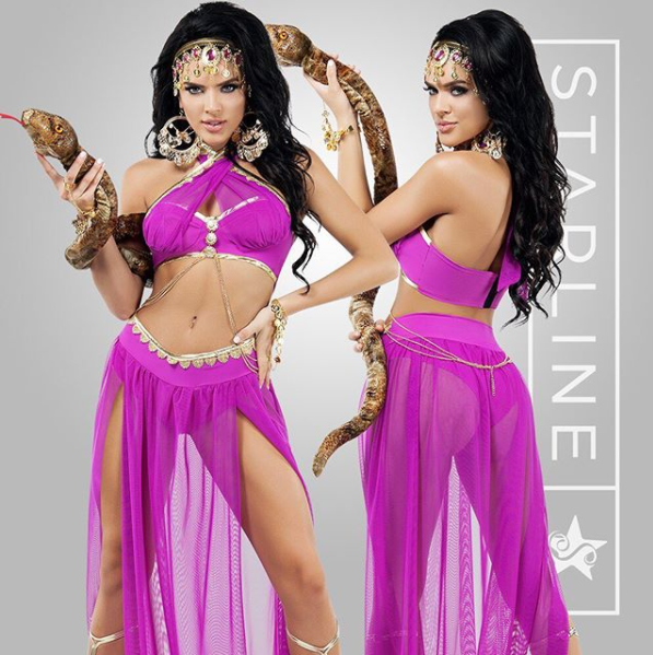 starlinela's tweet photo. Quite the charmer 🐍😉.
*
SKU S9013 - Snake Charmer
*
📖 Catalog link in bio https://t.co/HkePPkomcB