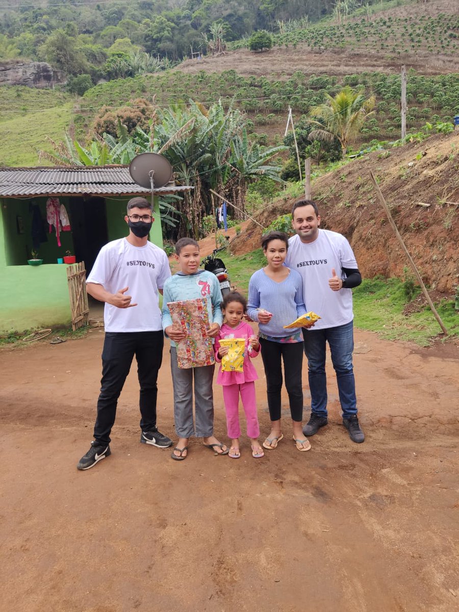 SextouV's tweet photo. Hoje o dia foi gratificante, ver sorrisos puros e sinceros, o SEXTOUVS deseja a todas as crianças um feliz dia. Que Nossa Senhora Aparecida possa abençoar a todos nós. 
Paz e alegria a todos. #SEXTOUVS https://t.co/5Uhp54ZuZI