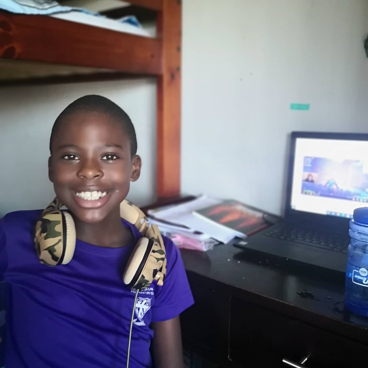 imani_dp's tweet image. This morning worked... Doesn't always happen! 😊 Thank u for meditation🧘🏾and firing me up @SharonFeanny The girls picked peppers from our garden and everyone was ready for school at home😉. Living today with courage and hope. Have an absolutely great Monday everyone! #MoveInFaith