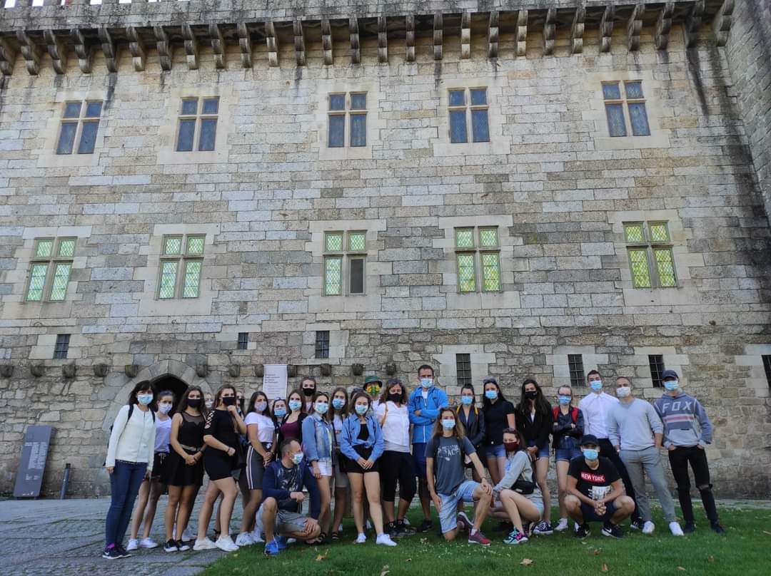 MobilityFriends's tweet photo. 👉 Our Polish 🇵🇱 and Czech Republic 🇨🇿 friends visited Bom Jesus and Guimarães. 👏

#culturaltrips #bomjesus #guimaraes #mobilityfriends #mobilityfriendscampus #portugal #barcelos #braga #funchal #minhoregion #madeiraisland #erasmusplus #vetprojects #ka1 #ka2 #ka3 https://t.co/8mSsYbj1cn