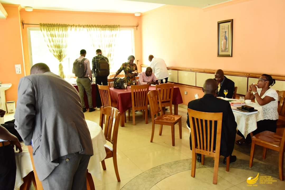 ForEnterprises's tweet photo. Burundi is ranked 61st in th world in terms of th size of government.This is a low rank for a developing country. To rectify this situation,our round table proposed a series of public policy reforms that Burundi needs increased dynamism of th private sector to create prosperity https://t.co/cfWr7LdsQx