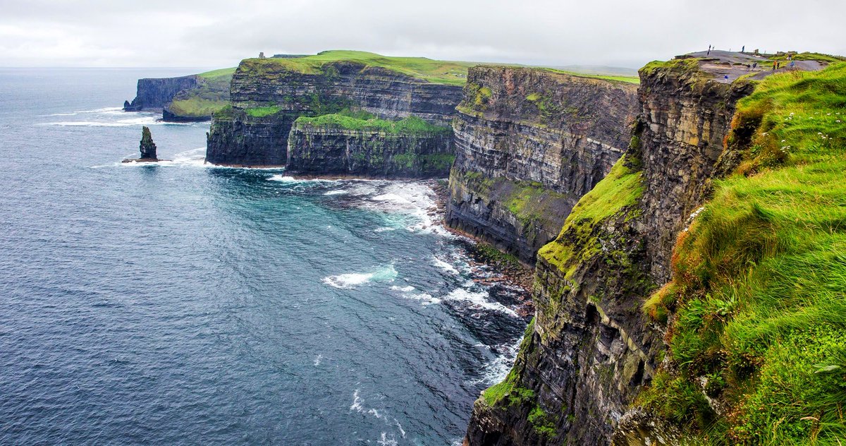 The Cliffs of Moher make the landscape so surreal. Do you agree? #travel #cliffsofmoher #ireland #discoverearth #nature #landscape #discovereurope #beautiful #art