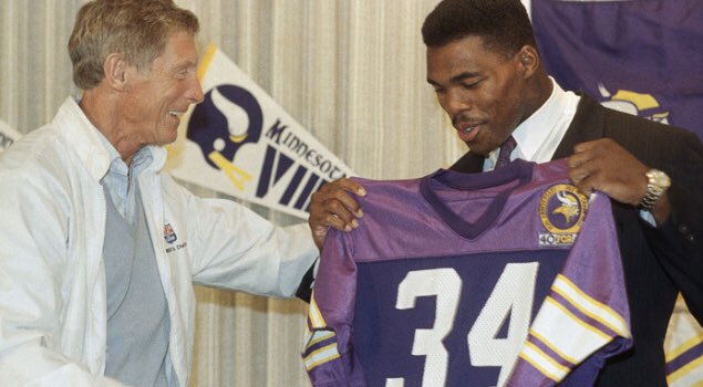 80sSportsNStuff's tweet image. Today in 1989, the Cowboys traded Herschel Walker to the Vikings for several future Super Bowls to be named later...