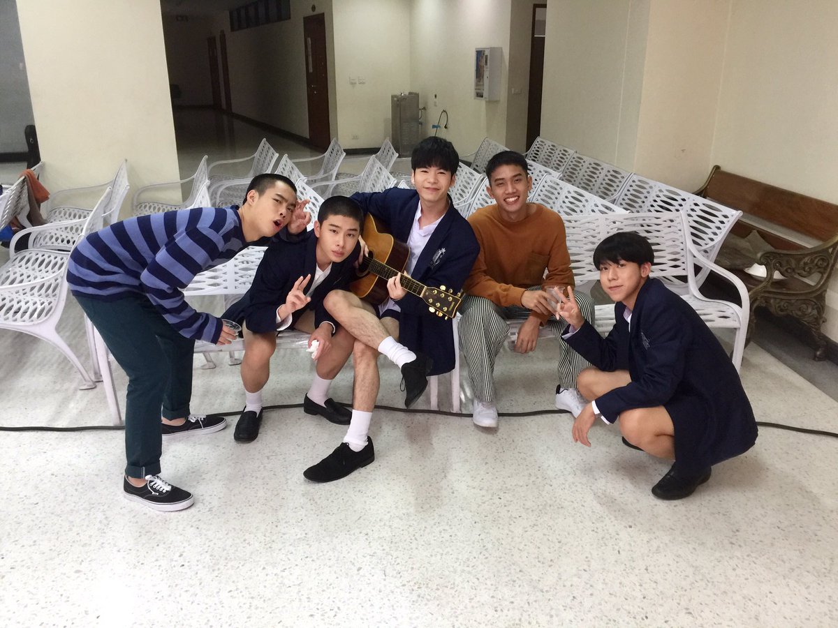jEWzjEWz's tweet photo. อยากให้รู้ ยังมีลูก ๆ อีกหลายคนที่เค้ามักไม่ค่อยลงรูป ลำเอียงเป็น PR แต่ดันเชียร์เด็กบางคนจนนอกหน้า ฉันจะตกงานก็ได้ ถ้า)ันได้ความยุติธรรมคืนให้เด็ก ๆ https://t.co/vbkOucEcFZ