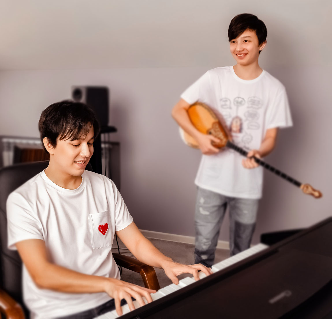 dimash_official's tweet image. We can all do our part to help stop children from being hungry.  For everyone that uses the #ShareYourHeart filter, @MichaelKors will donate to the @WorldFoodProgramme.  Check it out and post with the hashtag #WatchHungerStop  #FoodIsLove #Dimash