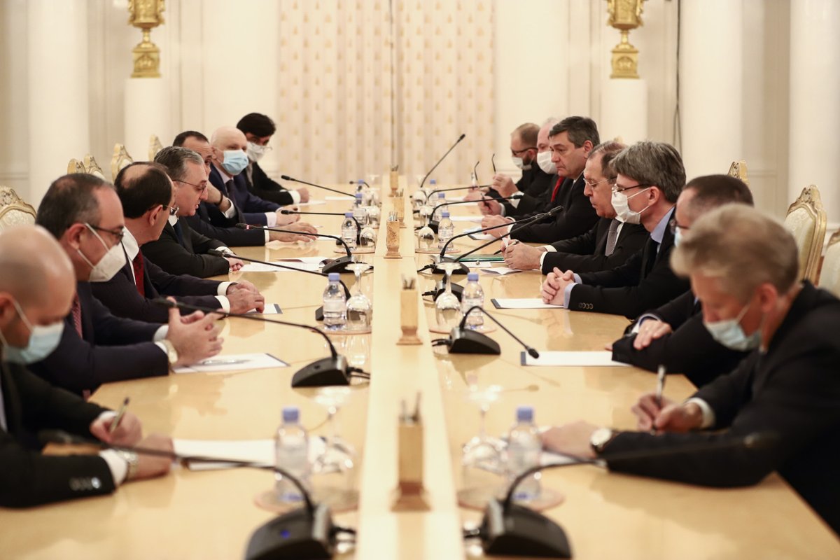 MFAofArmenia's tweet photo. В ходе встречи с главой МИД #России Лавровым, министр @ZMnatsakanyan отметил:"На данный момент мы не имеем полноценного осуществления прекращения огня. Подчеркиваю важность внедрения верификационных механизмов, которые позволят достичь установления и соблюдения этого режима". https://t.co/LAq3UHDC2z