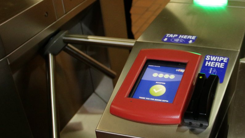 tmabucks's tweet photo. The benefits of @SEPTAKey keep getting better &amp; better! With seamless travel, auto reload, loss protection, money saving Perks &amp; now free transfers - this card has it all! https://t.co/w1OhmDQEHf

#ISEPTAPHILLY | #SEPTAKey https://t.co/QDS4K62BH1