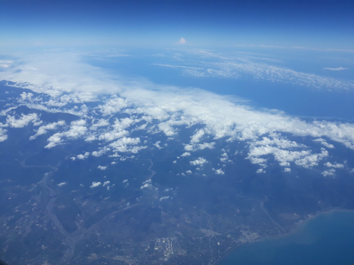 2. Idk where this is exactly but it was shortly before start of descent, i guess its somewhere along the western coast of 