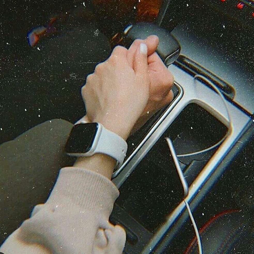 لا تمر بخاطري  مثل الغريب 🌝🔥
و أنت صاحب دار و عيونك وطن ❤️