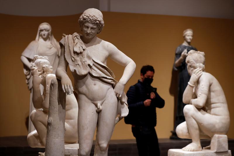 Reuters's tweet image. Ancient statues emerge from the shadows in blockbuster Rome show reut.rs/3iSHENY