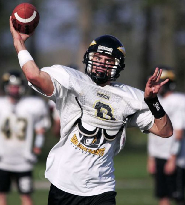 OHSAASports's tweet photo. This Date In #OHSAA History: October 12, 2007 - Sherwood Fairview's Ryan Radcliff threw seven touchdowns vs. Hicksville. (Photo credit Lori King/@toledonews) https://t.co/V03ehGWgKf