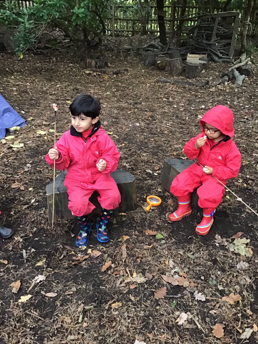 BGS_LowerSch's tweet photo. The Nursery children enjoyed their first fire at Forest School.They listened and followed instructions when toasting their marshmallows. #BGSforestschool #BGSNursery #BGSindependence https://t.co/Z06Z64Ioy3