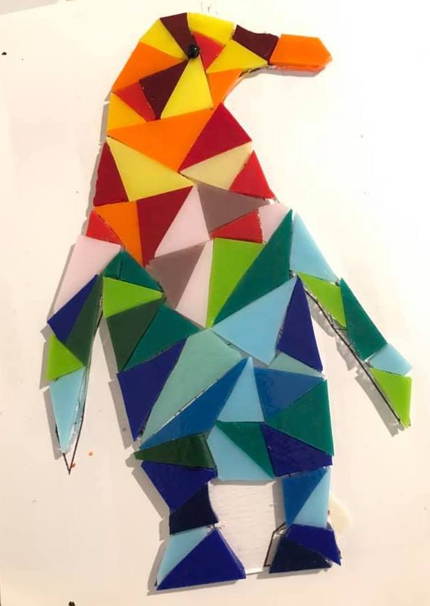 MeetsJulie's tweet photo. A great 1-2-1 glass class, making this lovely bright and colourful penguin. Check out our classes and come along and make your own piece of glass. #SupportLocal #indieexeter #FamilyBusiness #glass #glassclasses #glassinspirations #localclasses https://t.co/rllc93kSsN
