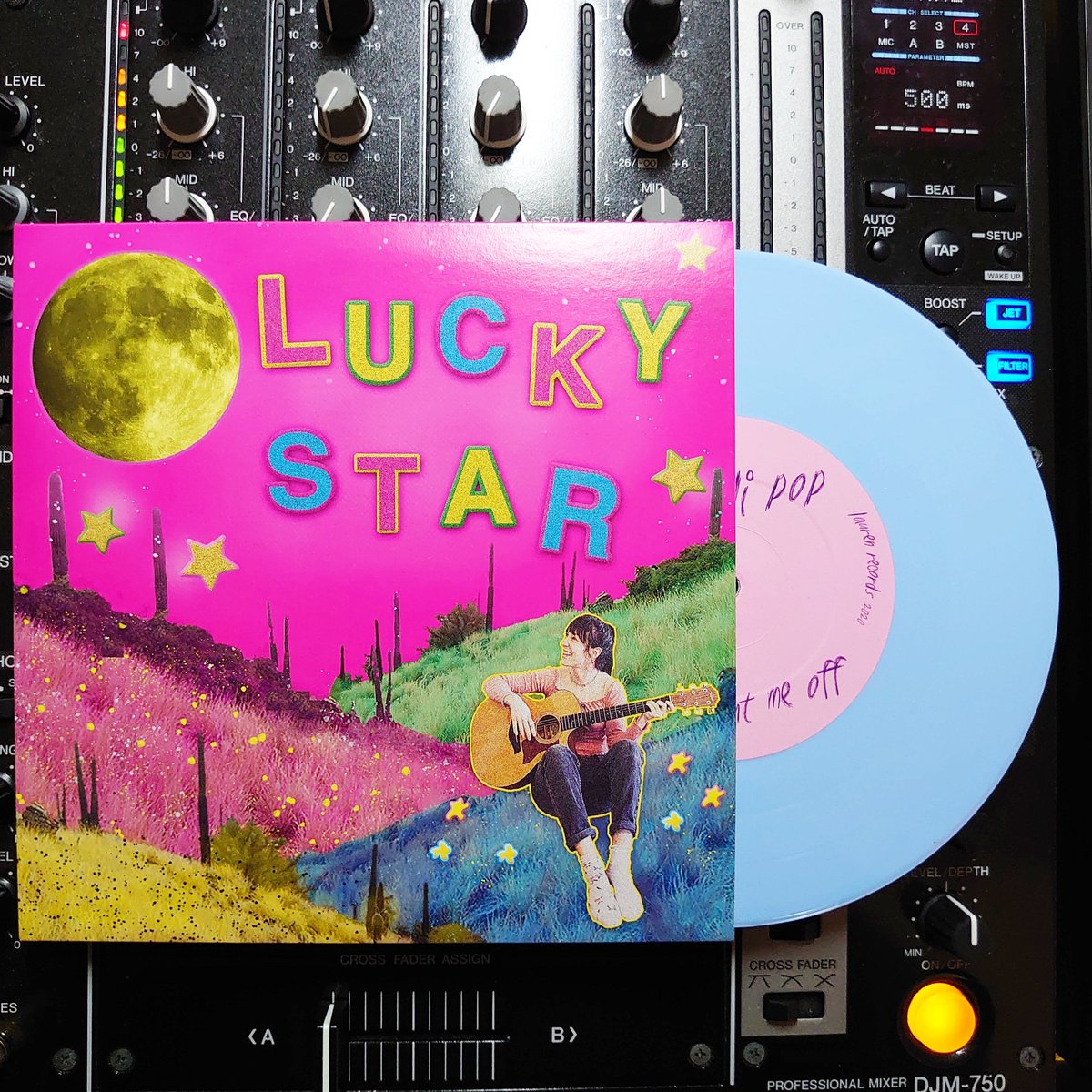 yamapee_bknank's tweet photo. Peach Kelli Pop「Lucky Star」

Peach Kelli Popの新しい4曲入りEP。
B面2曲目は、the pats pats「sing and pretty」のカバーです！

#RECORD
#7inch
#PeachKelliPop
#LuckyStar
#LAURENRECORDS https://t.co/e7yrij3IXB