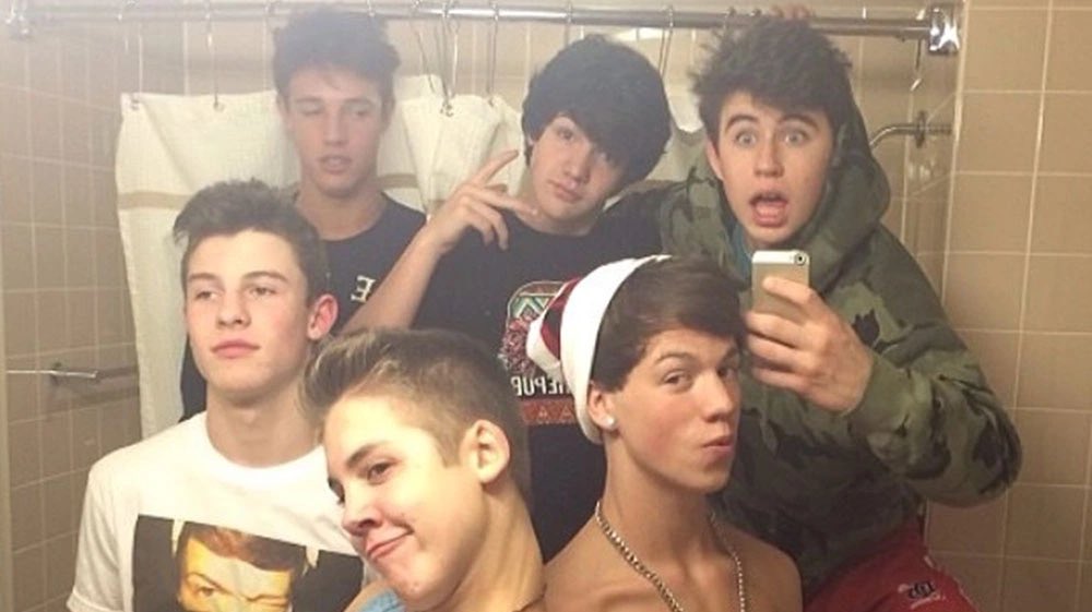 Gracieprotector's tweet photo. I love these guys i swear😂❤️ #magconfamily #polandlovesmagcon #magcon https://t.co/gOYLw7nWWJ