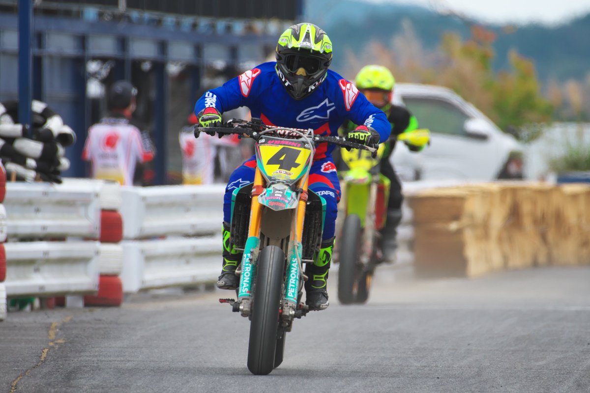 hed_edenboy's tweet photo. 寝る前にスーパーモト強化週間！
10/18、美浜サーキット集合！！

#スーパーモト
#モタード
#全日本スーパーモト選手権
#中日本エリアスーパーモト選手権 https://t.co/cjdl2bkCGY