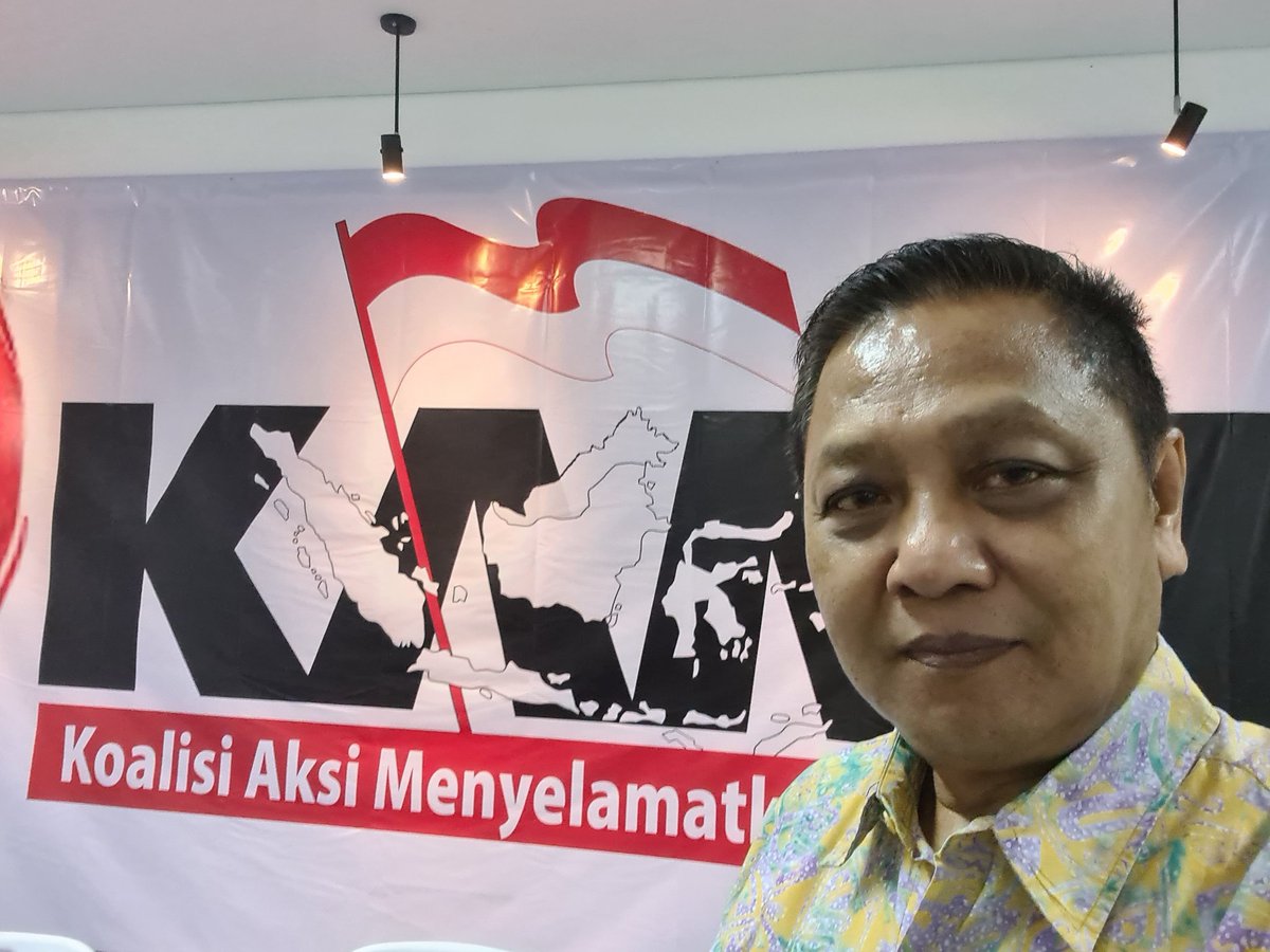 COOLING DOWN 》beberapa teman nyaranin utk cooling down, termasuk dalam bermedsosria, coz, katanya orang2 KAMI sedang ditarget.
▪︎ sy jalankan perintah kiai: "Perjuangkan kebenaran harus di Jalan yg Benar dng cara yg Benar agar dapat Ridho Allah SWT. 
☆ setelah itu Tawakal..!!