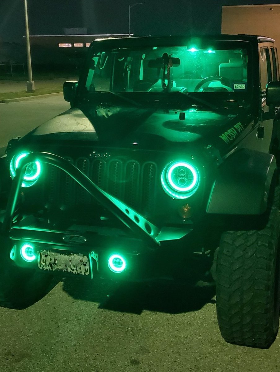 Mayhemmgaming's tweet photo. Things are gettin spooky #Halloween #Jeep #jeeplife #October2020 #spooky https://t.co/02w9MDaBQ3