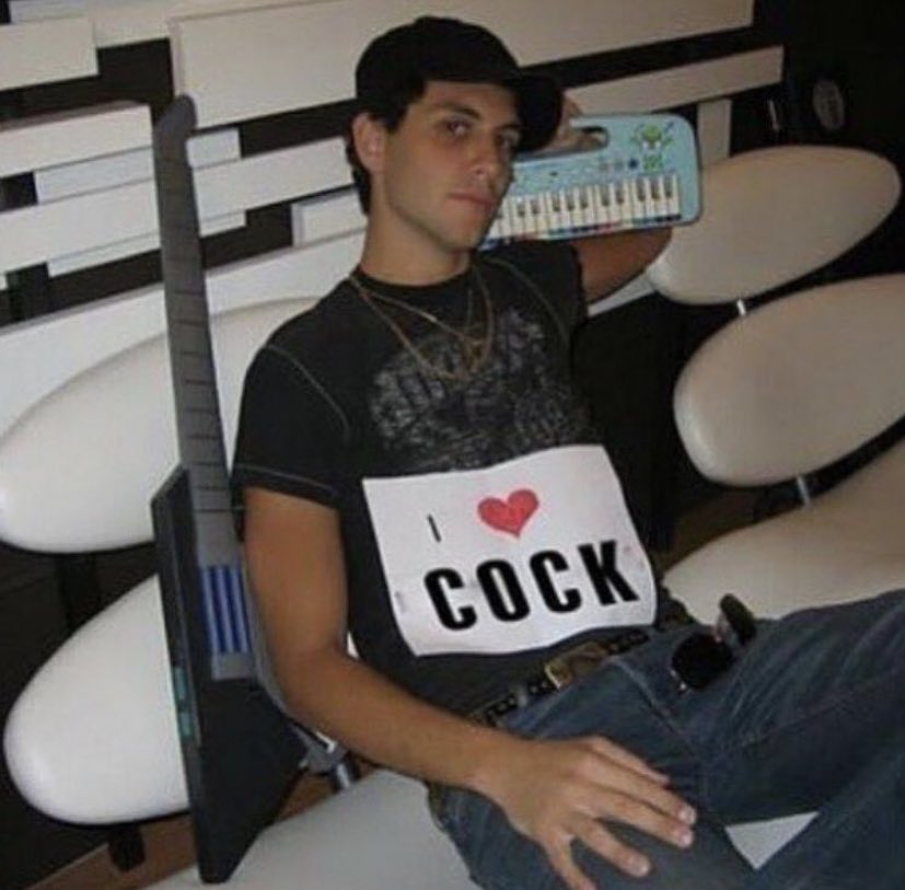 I didnt get a chance to message this because i forgot about it but happy belated birthday 2 gabe saporta 