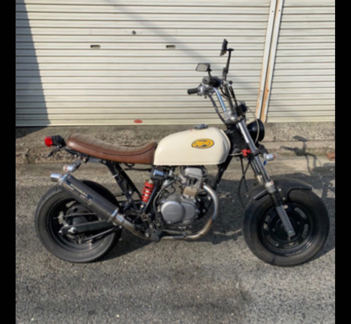Ape88cc's tweet photo. #愛車の写真を4枚晒すとRTとフォロワーがぶわっと増えると聞いて

現愛車Ape 50
元愛車YB-1 50
もうヤンキー仕様にはしない。 https://t.co/3Hvg6OfsPN