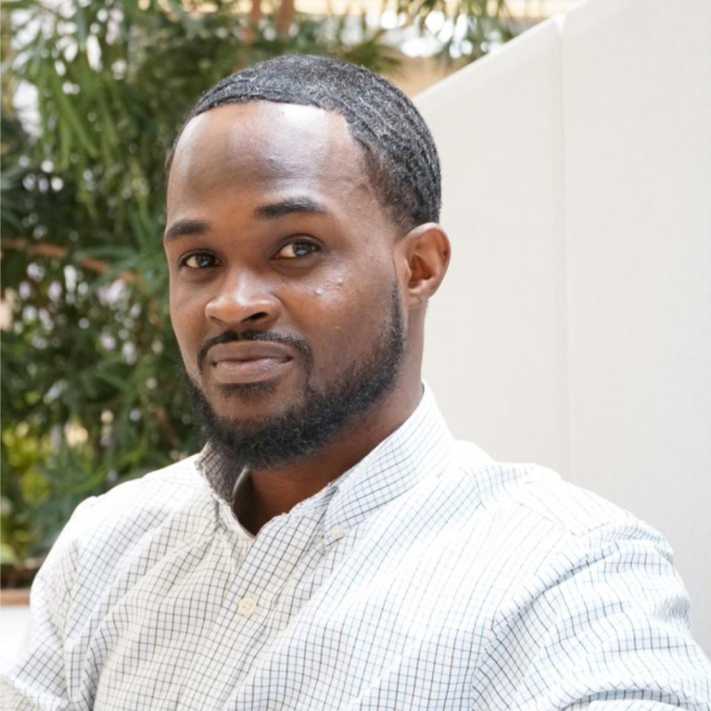 We are excited to share that four of our team members will represent Herman Miller in a one-year, full-time fellowship role with CEO Action for Racial Equity! Read more about how this group will be advancing change through public policy. https://t.co/HYRoB0loRf #CEOAction https://t.co/HI5NTCgNy1