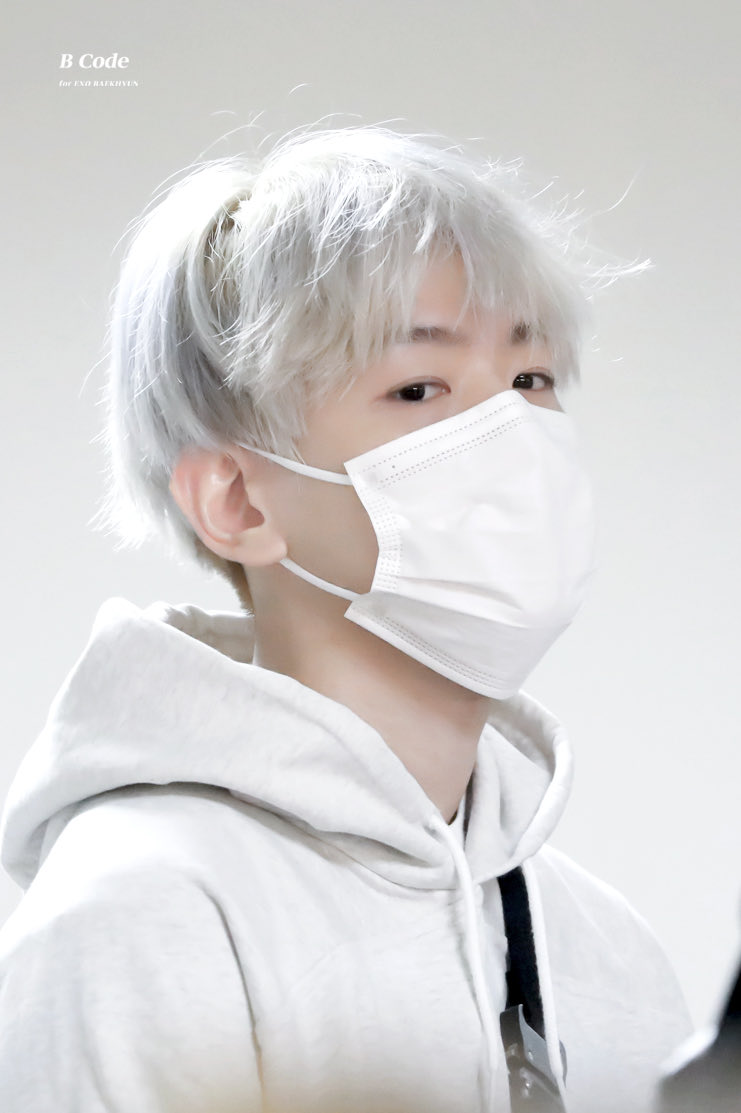 B_Code04's tweet image. 191013 FUK BAEKHYUN 

여러분 작년 오늘이 바로 하얀머리 레전드 백현이인 거 알고 계셨나요 'ㅅ'
얼른 올리구 싶어서 자정에 올립니다! 같이 앓아요 (끙끙 아구 이쁘다 배켜니💛

#백현 #BAEKHYUN #邊伯賢 #ベッキョン 
@weareoneEXO @B_hundred_Hyun