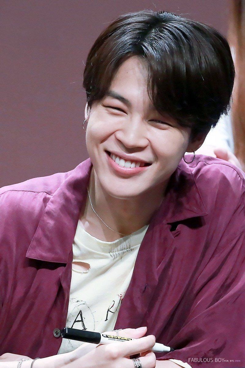 1) Your smileYou have the prettiest smile, baby. You don't know how much it makes me happy to see your smile. It may sound cliche but your smile is one of the best things I've witnessed. I hope you continue smiling no matter what happens.