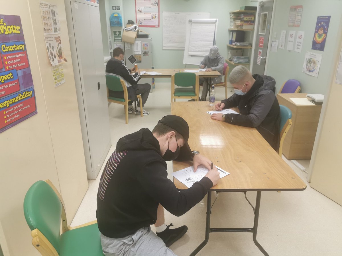 Young people engaged in educational assessments in English and Maths tonight.

This project is funded by <a href="/UrbanVillagesNI/">Urban Villages</a> through <a href="/BBHealthForum/">Bogside and Brandywell Health Forum</a> and delivered by the Youth Service.
<a href="/eayouthservice/">EA Youth Service</a> <a href="/YouthWorkAll/">Youth Work Alliance</a>