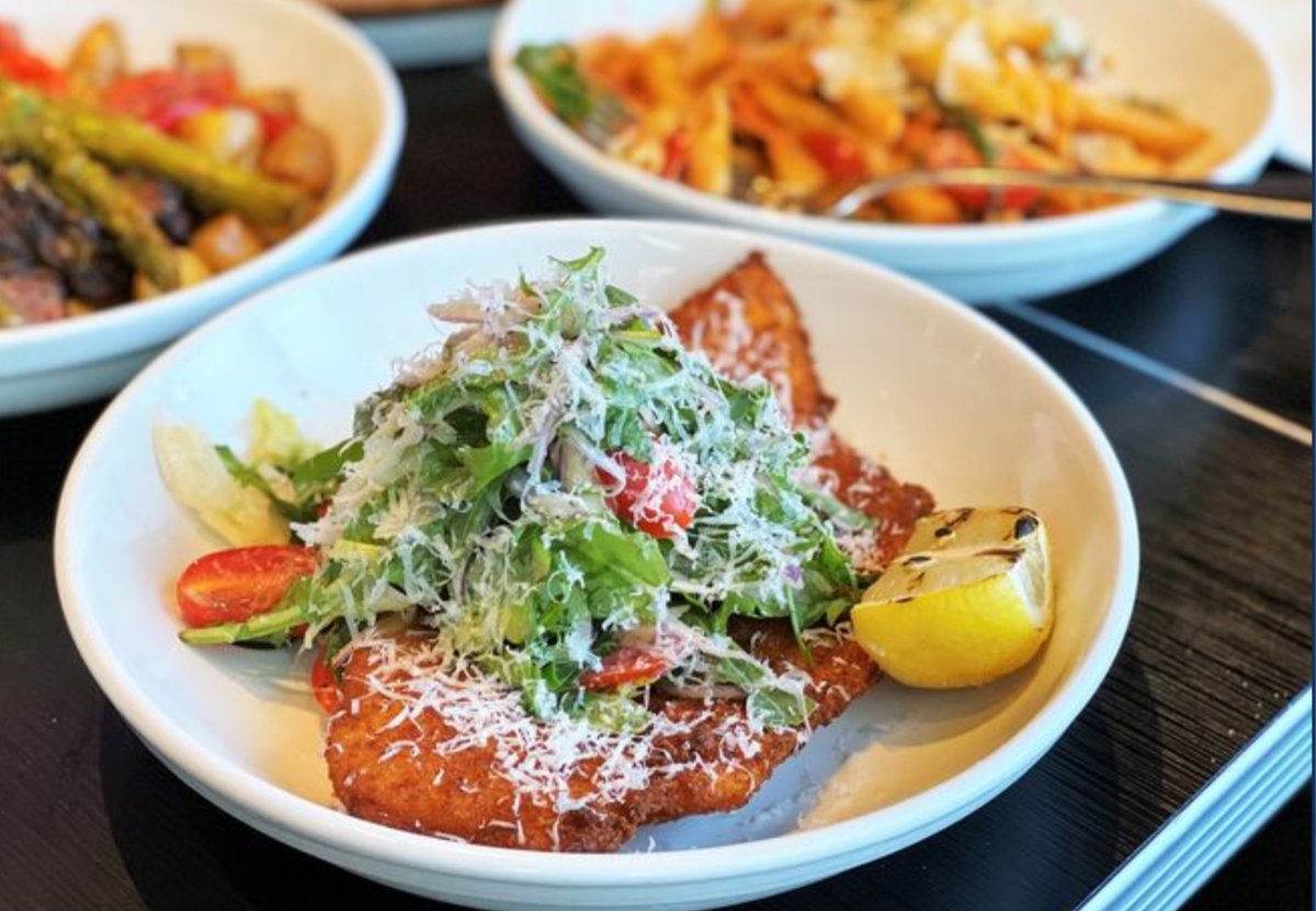 Simple, yet flavorful and filling! Chicken Milanese - Juicy Breaded Chicken with Lemon and an Arugula Salad. 😋 

vb3restaurant.com