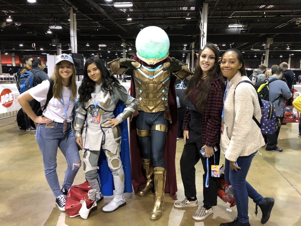 fallinbacktolix's tweet photo. happy one year of ace midwest! special thanks to katie, chhany, lexi, and anshe for letting me tag along with them that weekend! definitely never forgetting this experience ! love you guys 🖤 https://t.co/fCCVJIF0sK