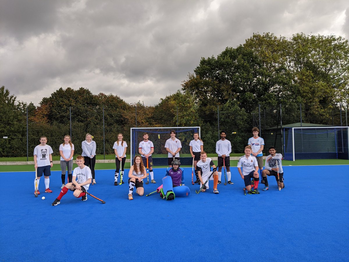 INTRA-CLUB TOURNAMENT 🏑
Teams Black(B), Red(R) and White(W) took each other on with the following results:
W vs B: 2-0
R vs W: 1-0
B vs R: 0-0
Winner: Red Team (points: R=4, W=3, B=1)
Goal scorers: Jono Griffiths (W); Oli Bradbury (W); and Tom Rice (R)
#hockey #mixedhockey
