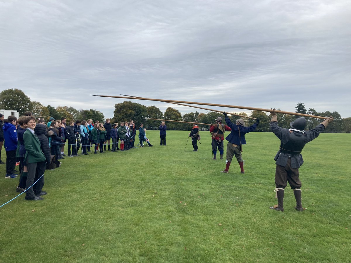 SibfordLearning's tweet photo. @SibfordHistory A socially distanced encounter with the Sealed Knot for Year 8; enhancing their studies of the English Civil War.
#SibfordLearning #LordRobartes   #SealedKnot https://t.co/ddLi1H4Ipe