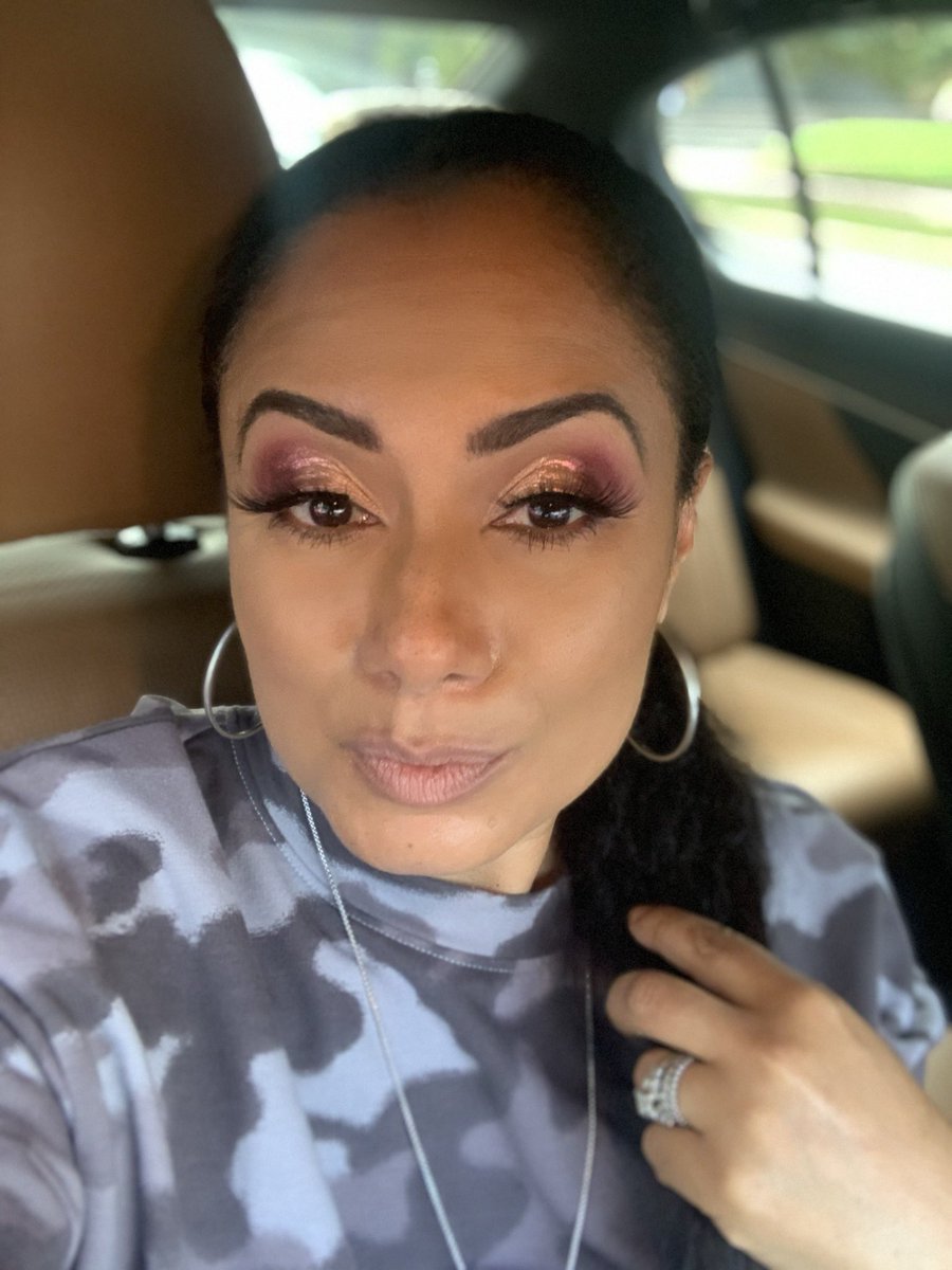 Do you believe how beautiful, powerful and amazing you are? If not, you’re not spending enough time with or doing enough for self! Do you, those that need you aren’t going anywhere, you’ll be back 💃🏽
<a href="/ShesGotFlavor/">ShesGotFlavor Utokia</a> 
@SipNLife
@SugaryMercy
#selfcare #selflove #doyou