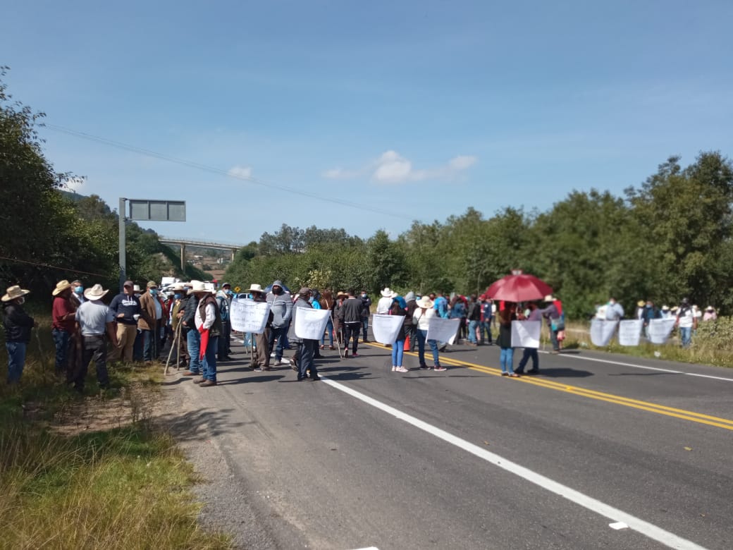 Rosy70NMBM's tweet photo. #AltoalaCorrupcion 
#FueraTaxis https://t.co/zYtyn436nA