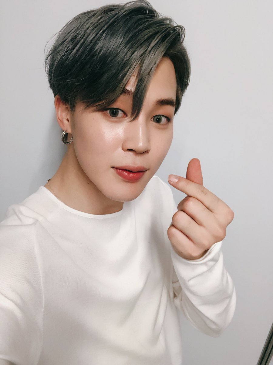 AAARowing's tweet photo. 朴智旻  늦었지만 생일 축하해🎉🎂🎁🎉🎈 https://t.co/tLfWvYEySP